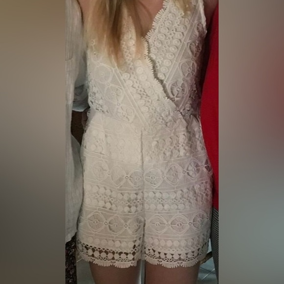 Sabo Skirt White Romper - Picture 3 of 3